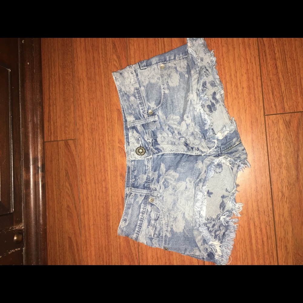 PacSun floral design Jean shorts